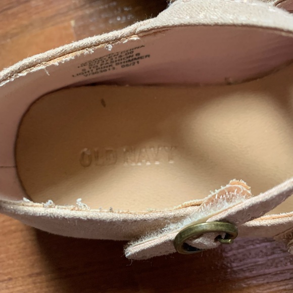 Old navy flats - Picture 2 of 3